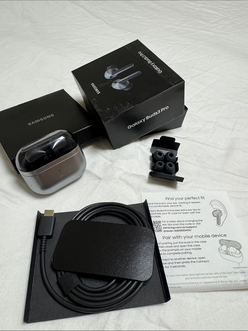 Samsung Buds3 Pro in very good condition!!